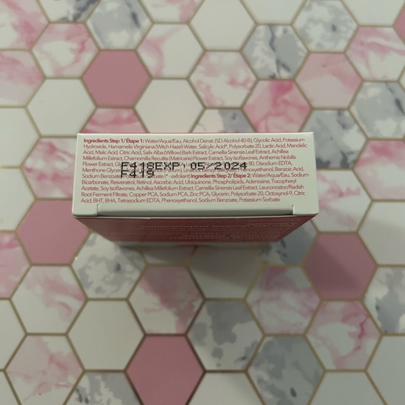 2/$20 Dr Dennis Gross Alpha Beta Extra Strength Daily Peel - Picture 2 of 2